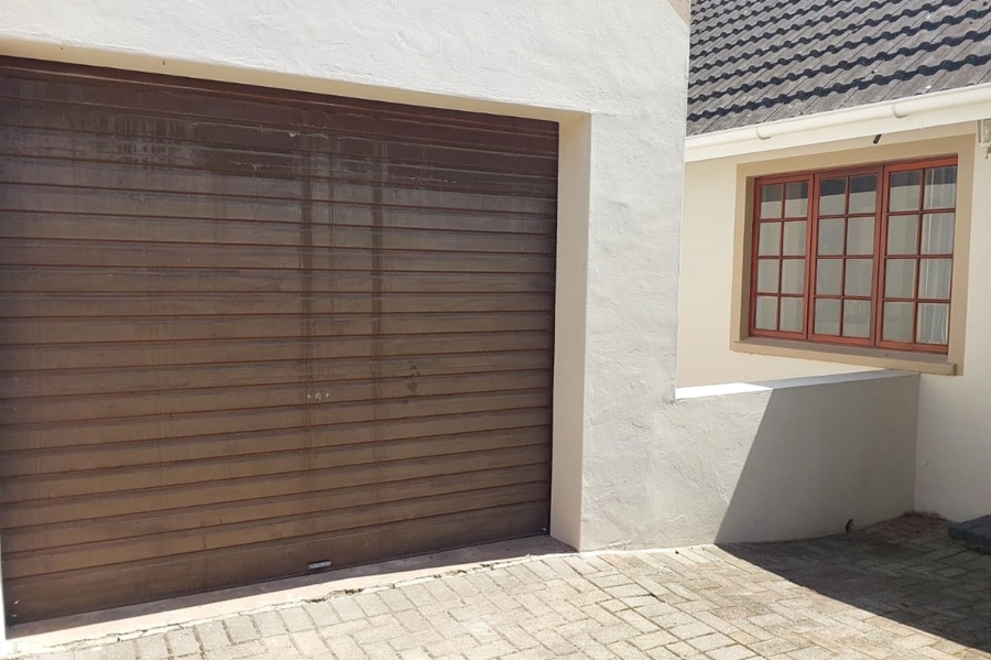 3 Bedroom Property for Sale in Denneoord Western Cape